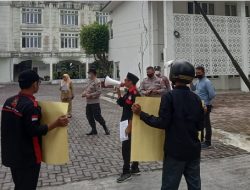 ALAMP AKSI Adukan Pejabat Dinas Kehutanan