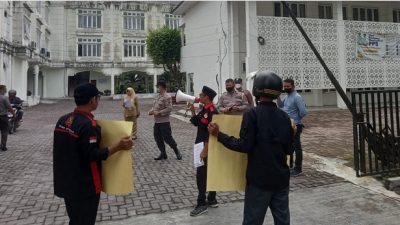 ALAMP AKSI Adukan Pejabat Dinas Kehutanan