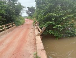 Pembangunan Jembatan Sebatuan Kendawangan Asal Jadi.
