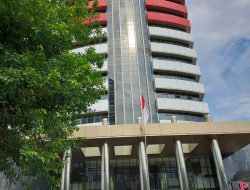 IMSU Jakarta Orasi di KPK Minta Kadisdik Labura Diperiksa     