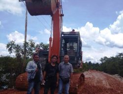 Perusahaan Swasta Perbaiki Jalan Rusak 1.200 Meter