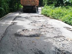Truk Roda 10 Hancurkan Jalan Biru Biru-Mardingding Julu