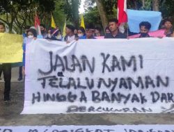 Dewan Kosong PMII Duduki DPRD Langkat