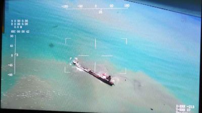 Tumpahan Aspal Mentah Kapal MT. AASHI di Perairan  Nias Utara