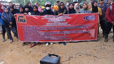 Mogok Kerja FKUI-KSBSI di Kantor PT Wanamukti Wisesa