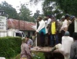 Manager Perkebunan Tanjung Jati  PTPN II Penjarakan Penarik Becak
