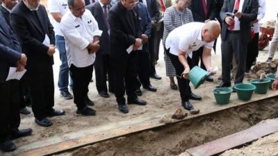 Bupati Dan Ephorus HKBP Lakukan Peletakan Batu Pertama Pembangunan Lapangan Sepak Bola