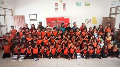 Siswa SDN 8 Siantinganting Ikuti Penyuluhan Hukum dari OBH YESAYA 56 Samosir      