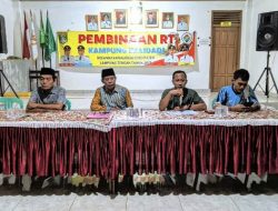 Ketua RT Kampung Kalidadi Kecamatan Kalirejo Terima Bimbingan Dan Insentif   