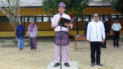 SMPN 1 Manis Mata Peringati Hardiknas