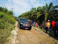 Presiden Kucurkan 800 M Perbaiki Jalan di Sumut
