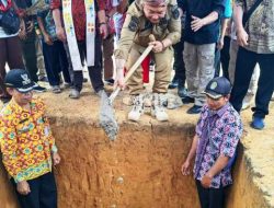 Sekda Mulai Pembangunan Gereja Santo Yosep Paroki Karangan