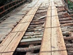 Jembatan Kayu Asam Jelai Perlu Perbaikan  