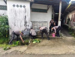 Polres Nias Jum’at Bersih di Surau Nurul Rahman