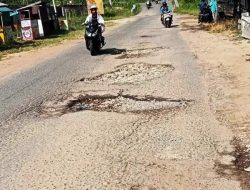 Warga Ketapang Keluhkan Jalan Rusak