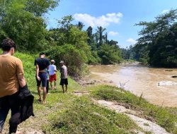 Mandi di Sungai, Revan Hanyut