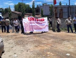 Mahasiswa Mapel Gelar Unras Proyek Gedung Auto 2000 Ditutup