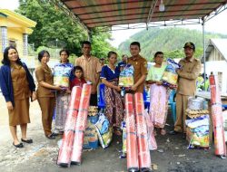 Korban Kebakaran Desa Habeahan Terima Bantuan Pemkab Samosir 
