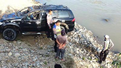 Mitsubisi Pajero Masuk Sungai Ingan Tarigan Korban