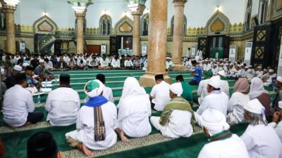 Kapolda Sumut Dan Ratusan Santri Hadiri Pembacaan Yasin  