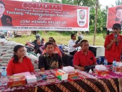 Joni Hendri Keliat SP Sosialisasikan Perda Dan Bagi Sembako