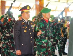 Laksdya TNI Agus Hariady Irup Pemakaman TB Silalahi