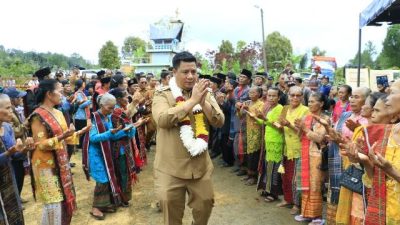 Bupati Samosir Penuhi Permintaan Masyarakat Lintong Nihuta