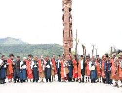 Suku Komoro Papua Dan Batak Resmikan Totem Dunia