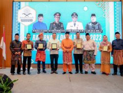 Kapolda Sumut Terima Gelar Kehormatan Tun Perak dari DMDI