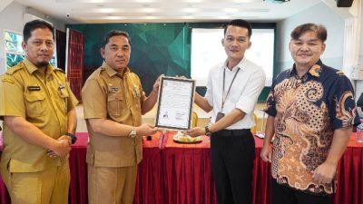 Disnaker Serahkan STD BKK Kepada SMK Swasta Methodist Tanjungmorawa