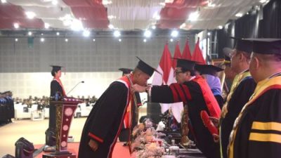 Wisuda Poltekip/Poltekim,Yasonna :  Kalian Harus Unggul dan Kompetitif
