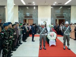 Upacara Persemayaman dan Penghormatan Baskami Ginting  Khidmat