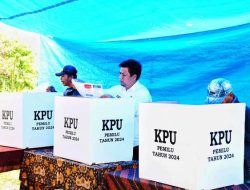 Bupati Samosir Ikut Pemilu di Desa Sitamiang