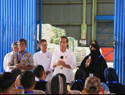 Ribuan Masyarakat Labuhanbatu Antusias Sambut Kedatangan Jokowi