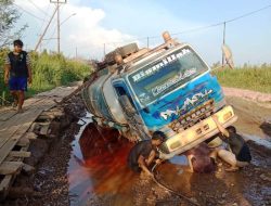Jalan Pelang Amburadul Biaya Proyek 56 M