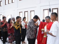 Bupati Samosir Ibadah Jumat Agung di Gereja Katolik Tomok Simanindo