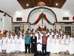 Bupati Dan Wakil Bupati Samosir Rayakan Paskah di HKBP Pangururan Kota