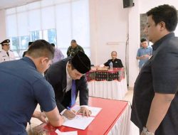  Bupati Lantik Marudut Sitinjak Sebagai Sekda Samosir
