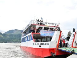 Pelayaran Perdana KMP Julaga Tamba 01 di Samosir  