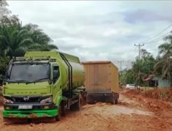 Jalan Hancur di Kecamatan Nanga Tayap