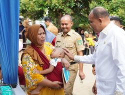 Tinjau Posyandu, Pj. Bupati Langkat: Jangan Lelah mencintai Masyarakat