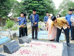 Pj Bupati Dan Plh Sekda Ziarahi Makam Mantan Bupati Deli Serdang