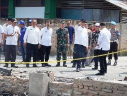 Pj Bupati Langkat Tinjau Korban Kebakaran di Padang Tualang