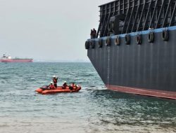 Pekerja di Batam Jatuh ke Laut Saat Ngecat Kapal Tongkang  