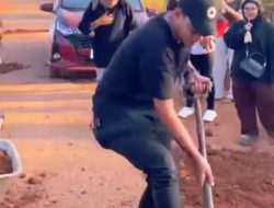 Inisiatif Perbaikan Jalan di Kenawangan Ketapang