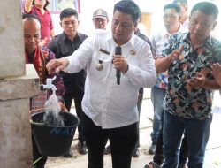 Vandiko Gultom Resmikan “Aek Hangoluan” Desa Aek Sipitudai