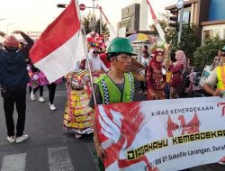 Desa Larangan Sukolilo Kecamatan Bulak Ramaikan HUT ke-79 RI dengan Karnaval