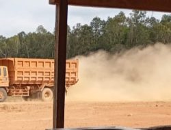 Debu Selimuti Kediaman Warga Sedawak Marau  