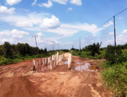 Proyek Jalan Bagai “Batu Nisan” Senilai 18,5 M di Ketapang Terancam Mangkrak   