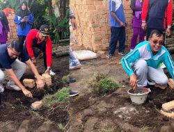 Camat Sunggal Dan Kepala Desa Telaga Sari Bedah Rumah Warga